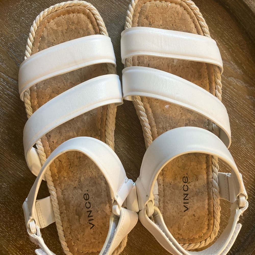 VINCE.leather white sandals size 7.5